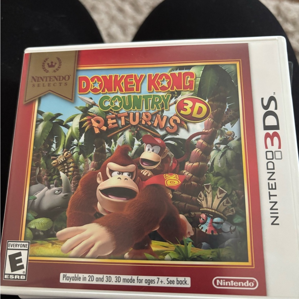 Nintendo Donkey Kong Country Returns 3D - Red & Green Cover
